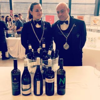 Tra le eccellenze dell’Umbria c’è il nostro Vardano 2017 ed è anche in ottima compagnia! #vitae2019 #4viti #aisumbria #associazioneitalianasommelier #vardano #grechetto #orvieto #cantineneri